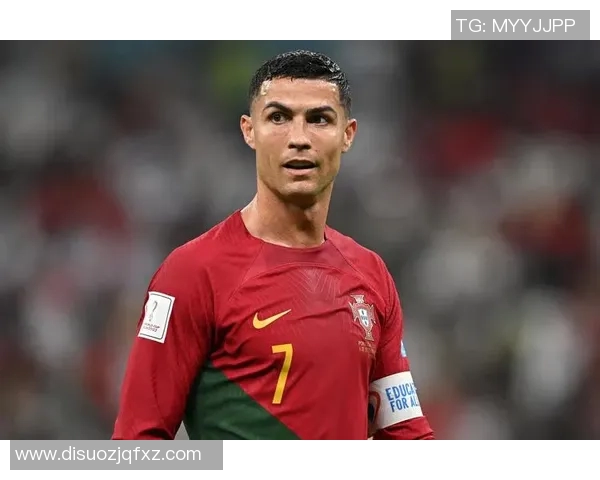 全球足球明星最新排名及精彩照片展示分析