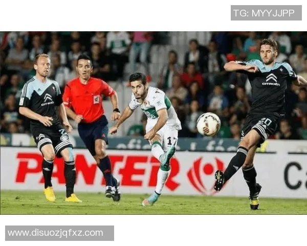 东京足球队与帕斯光荣的激烈对决展现了亚洲足球的魅力与竞争力